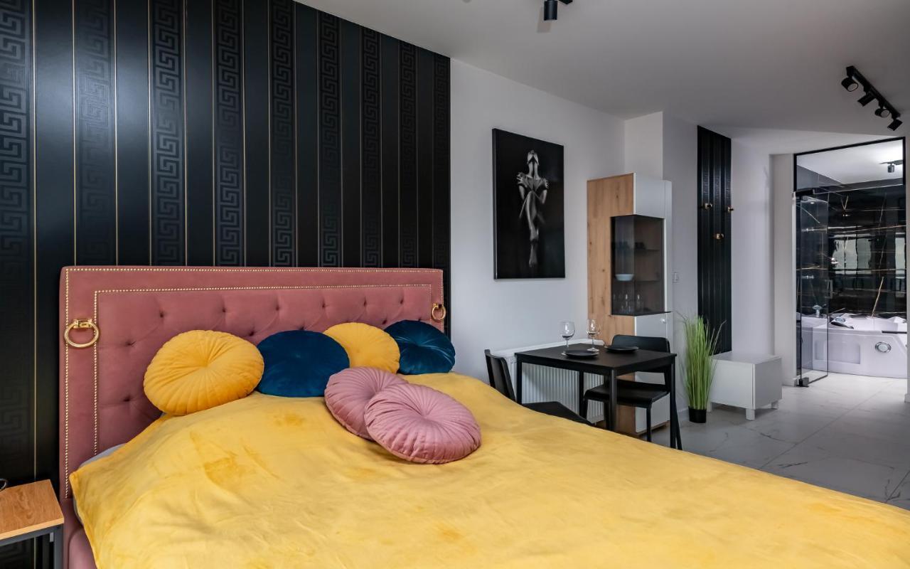 Loveroom Panorama Park Jacuzzi Белосток Экстерьер фото